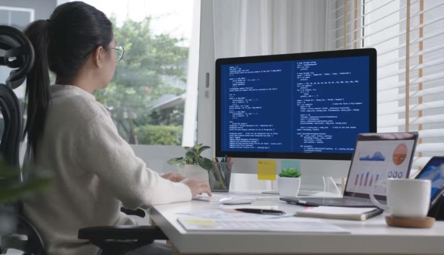 乌鲁木齐小程序开发：什么是 cURL 命令？